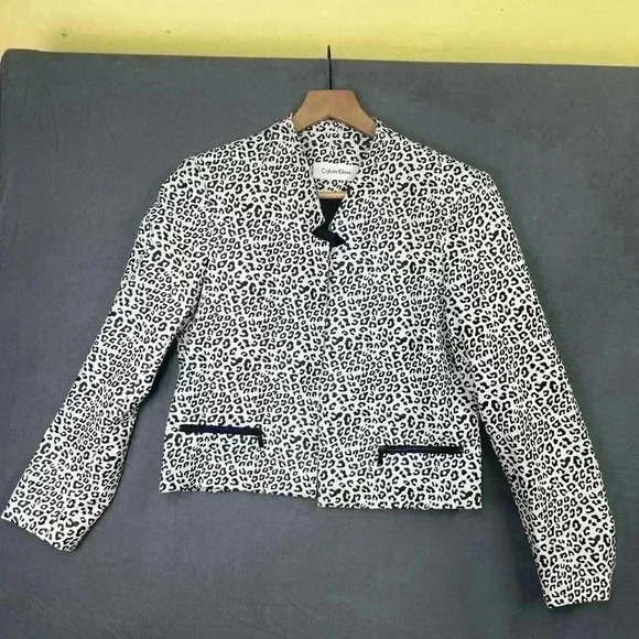 Calvin Klein Jackets & Blazers - Calvin Klein Animal Print Blazer Womens 4 Cropped cute stylish chic trendy